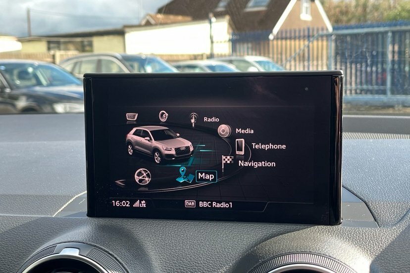 Audi Q2 35 Tfsi Black Edition S Tronic White #21