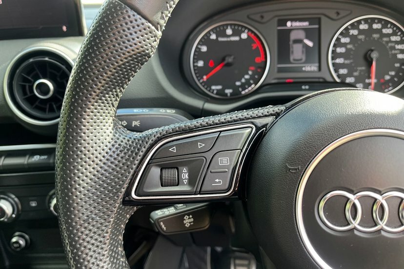 Audi Q2 35 Tfsi Black Edition S Tronic White #23