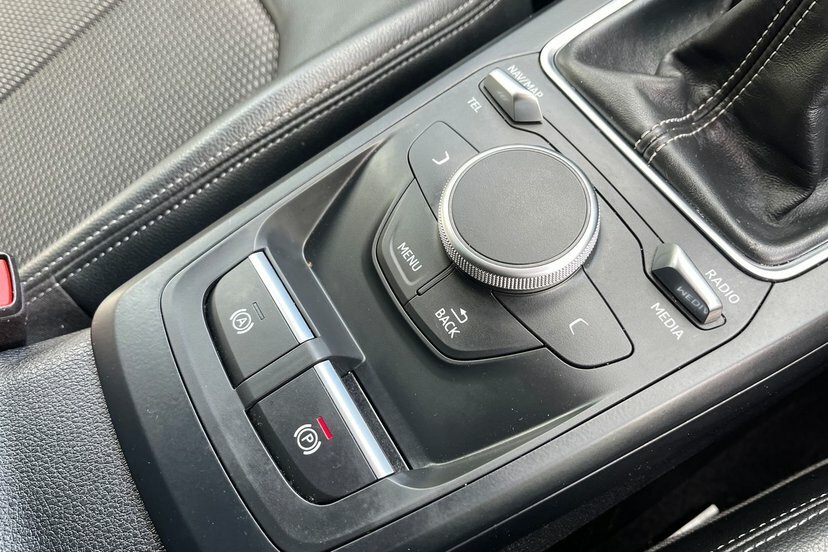 Audi Q2 35 Tfsi Black Edition S Tronic White #28