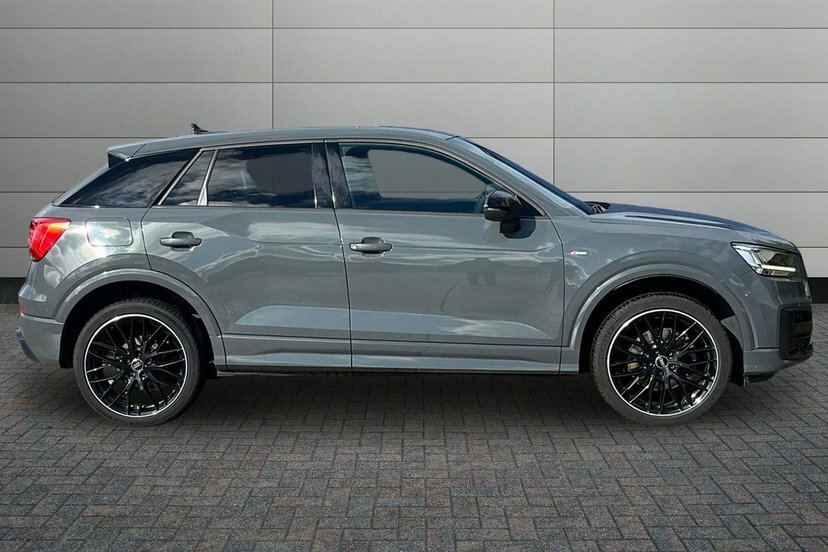 Audi Q2 1.5 Tfsi Cod 35 Black Edition #4