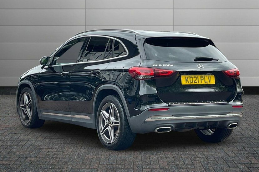 Mercedes-Benz GLA Class Gla200d Amg Line Black #2