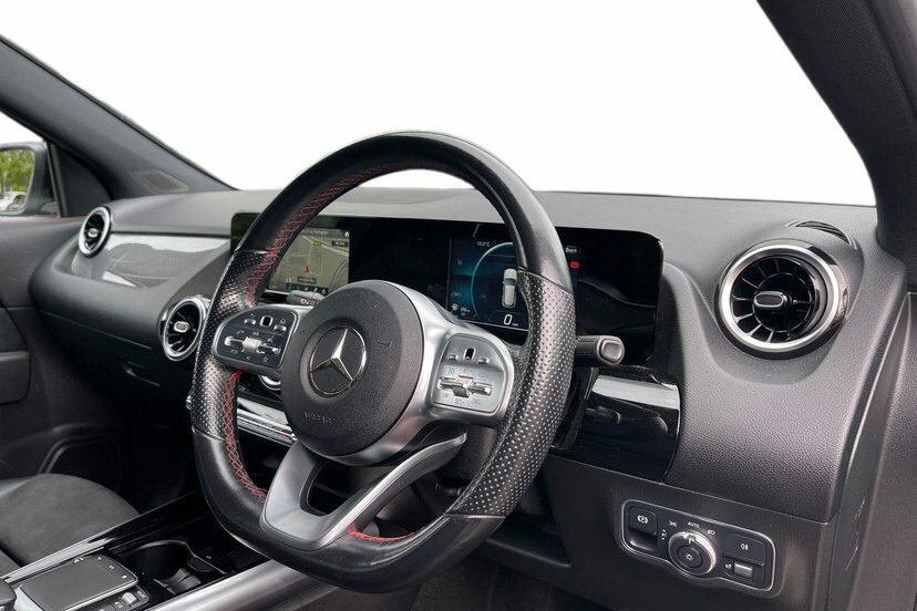 Mercedes-Benz GLA Class Gla200d Amg Line Black #5