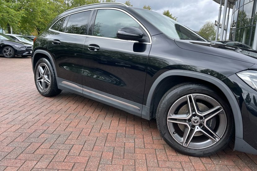 Mercedes-Benz GLA Class Gla 180 Sport White #40