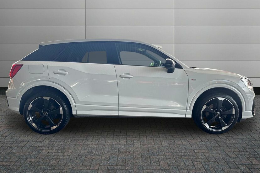 Audi Q2 1.5 Tfsi Cod 35 Black Edition Suv S Tro White #4