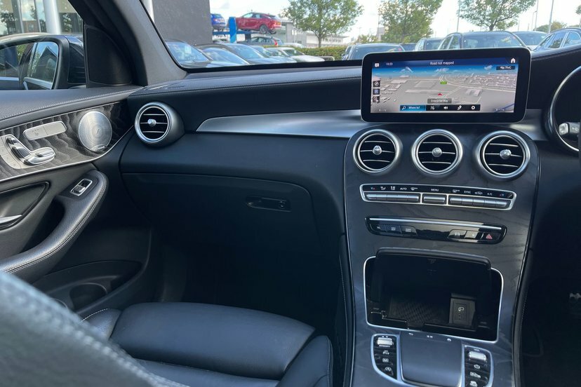 Mercedes-Benz GLC Class Glc 220 Urban Edition D 4Matic Black #22