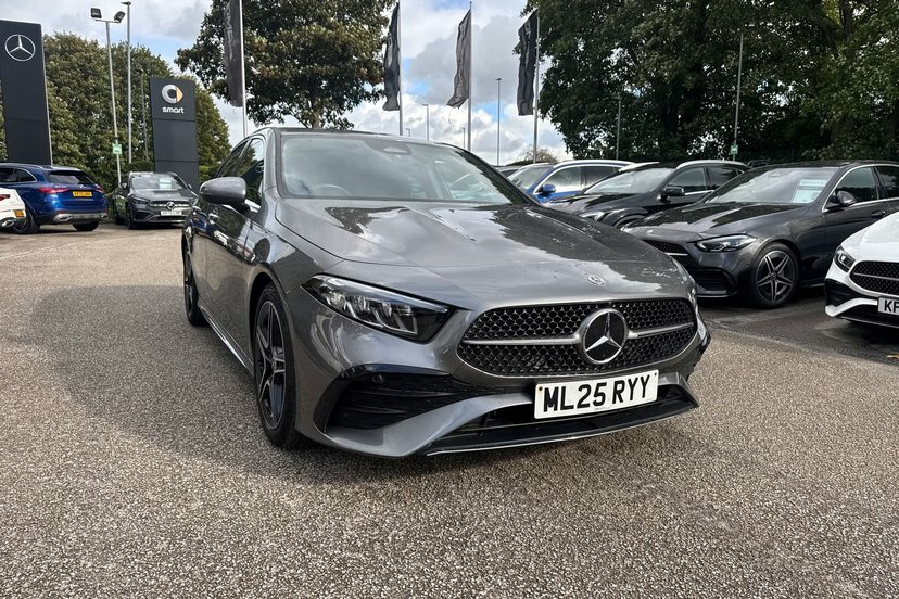 Mercedes-Benz A Class A180 Amg Line Premium Plus 2025 Grey #35
