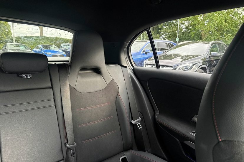 Mercedes-Benz A Class A180 Amg Line Premium Plus 2025 Grey #34
