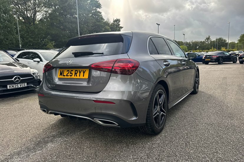 Mercedes-Benz A Class A180 Amg Line Premium Plus 2025 Grey #39