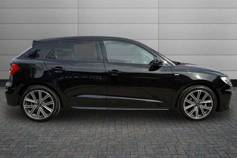 Audi A1 1.0 Tfsi 30 S Line Sportback S Tronic Black #4