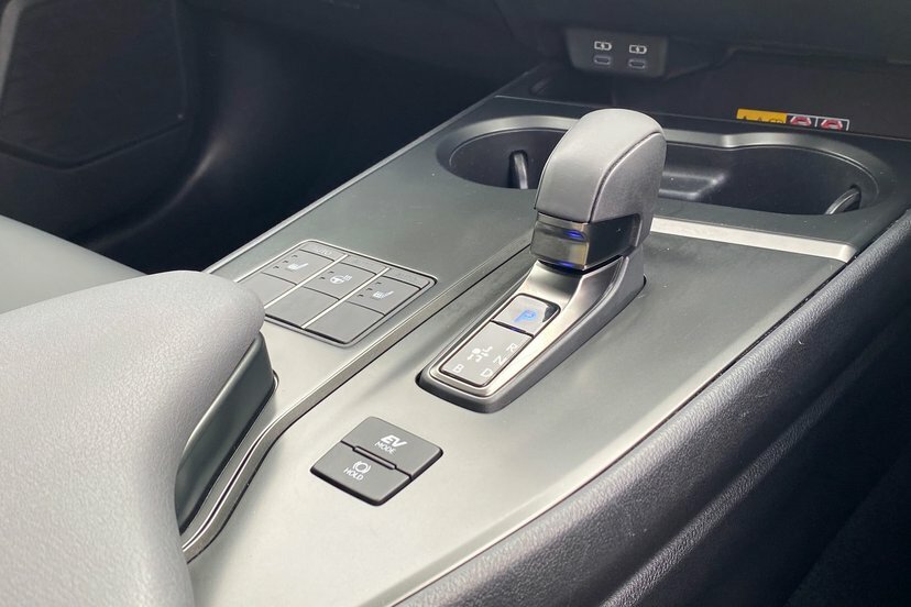 Lexus UX 72.8Kwh Takumi Black #8