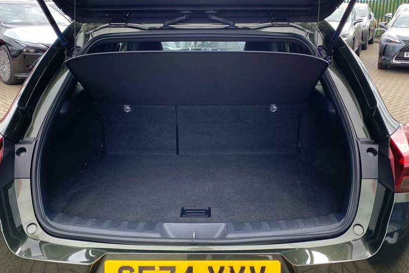 Lexus UX 72.8Kwh Takumi Black #9