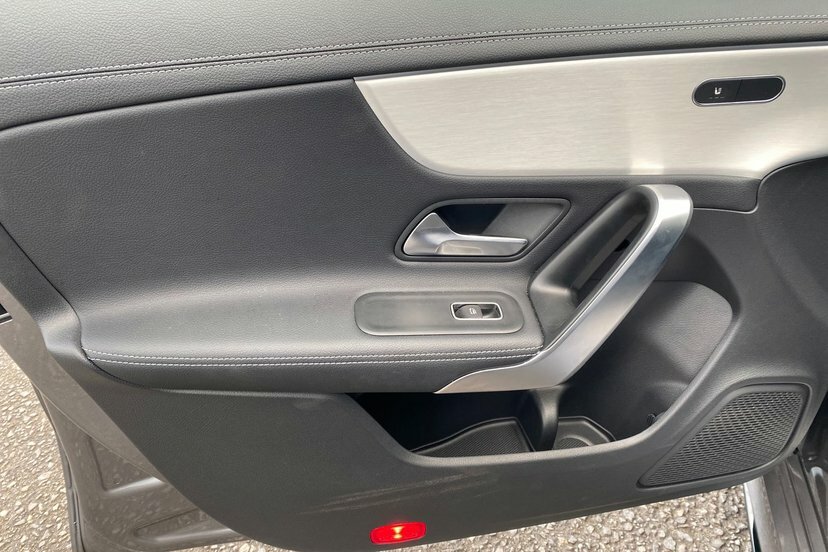 Mercedes-Benz CLA Class Cla 200 Amg Line Premium Tip Red #20
