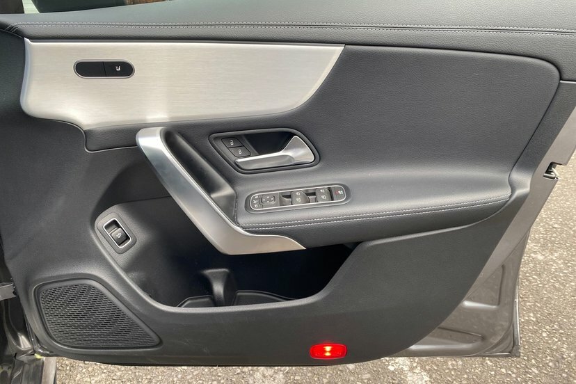 Mercedes-Benz CLA Class Cla 200 Amg Line Premium Tip Red #38