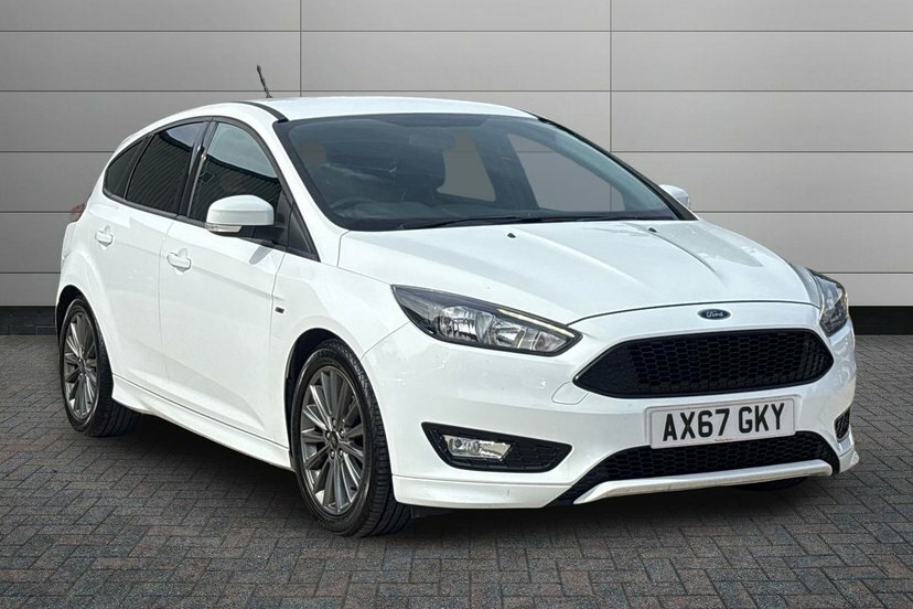 Ford Focus 1.0T Ecoboost St-line Hatchback White