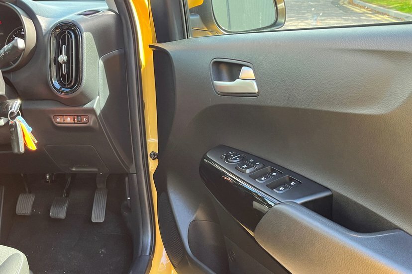 Kia Picanto 1.0 1 4 Seats White #11