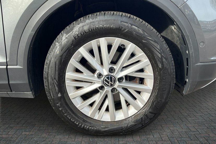 Volkswagen T-Roc 1.5 Tsi Life Suv Dsg 150 Ps Grey #4