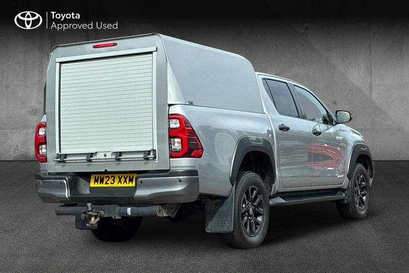 Toyota HILUX 2.8 D-4d Invincible X Pickup Double Cab Silver #2