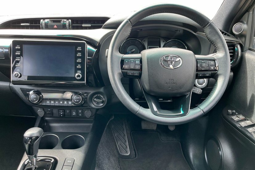 Toyota HILUX 2.8 D-4d Invincible X Pickup Double Cab Black #6