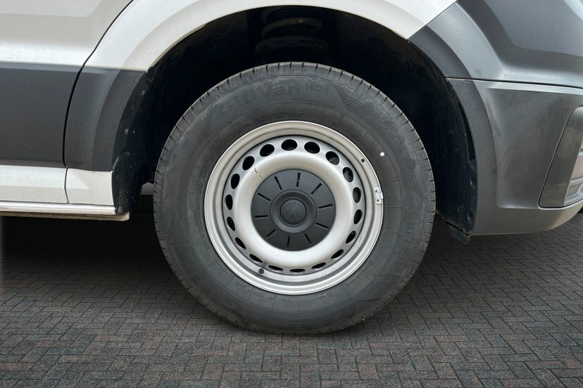 Volkswagen Crafter 2.0 Tdi Cr35 Startline Luton Lwb White #5