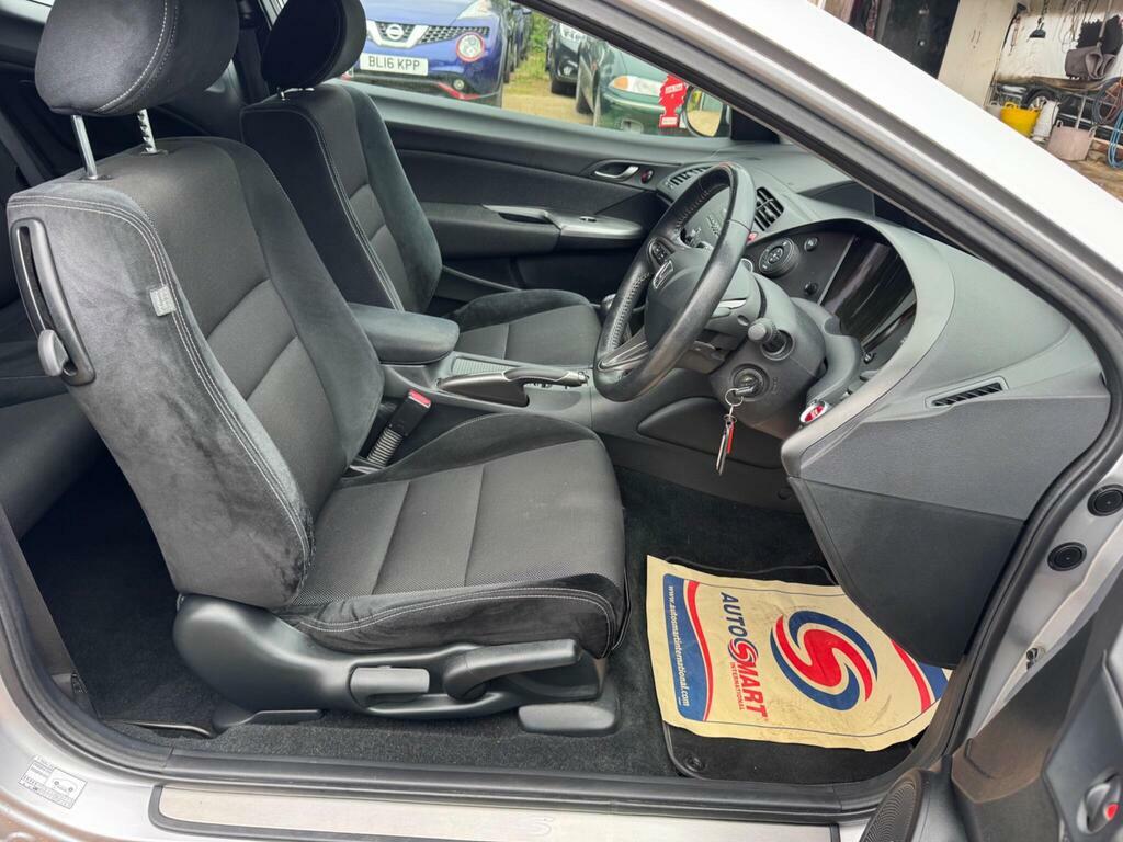 Honda Civic 1.4 I-vtec Se Hatchback Red #40