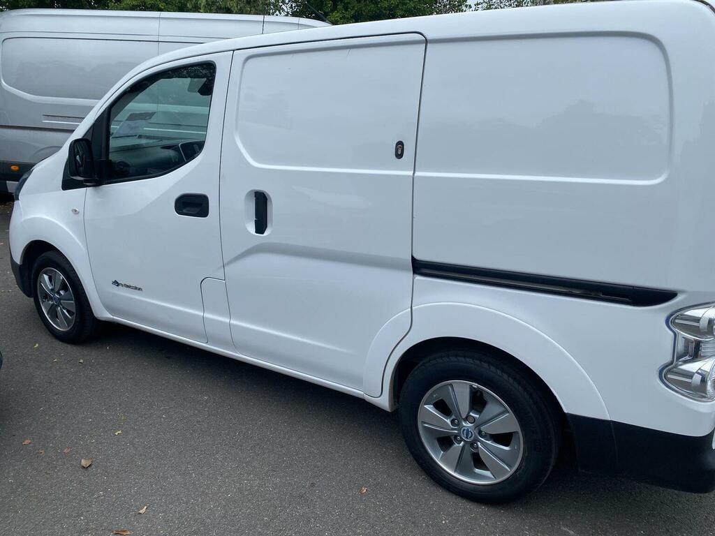 Nissan e-NV200 Panel Van 40Kwh Tekna Swb Quick Charge White #2