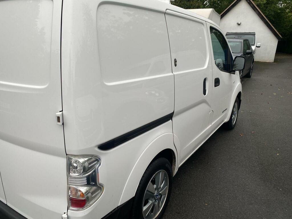 Nissan e-NV200 Panel Van 40Kwh Tekna Swb Quick Charge White #2