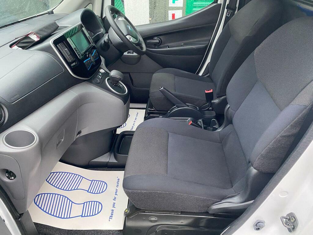 Nissan e-NV200 Panel Van 40Kwh Tekna Swb Quick Charge White #2