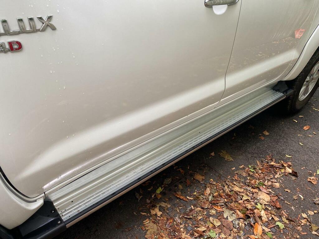 Toyota HILUX 2.5 D-4d Hl2 4Wd White #6