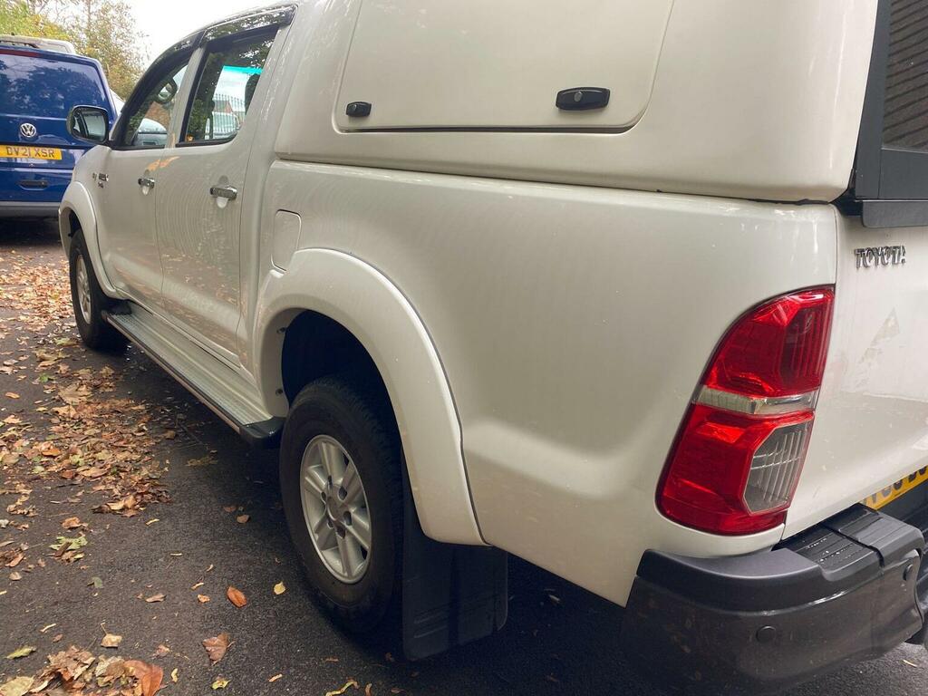 Toyota HILUX 2.5 D-4d Hl2 4Wd White #4