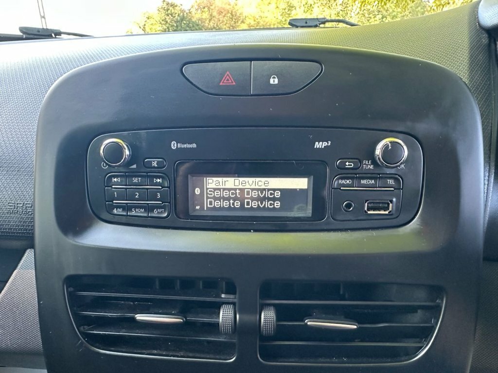 Renault Clio 1.5 Dynamique S Medianav Black #18