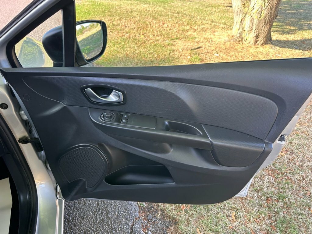 Renault Clio 1.5 Dynamique S Medianav Black #14