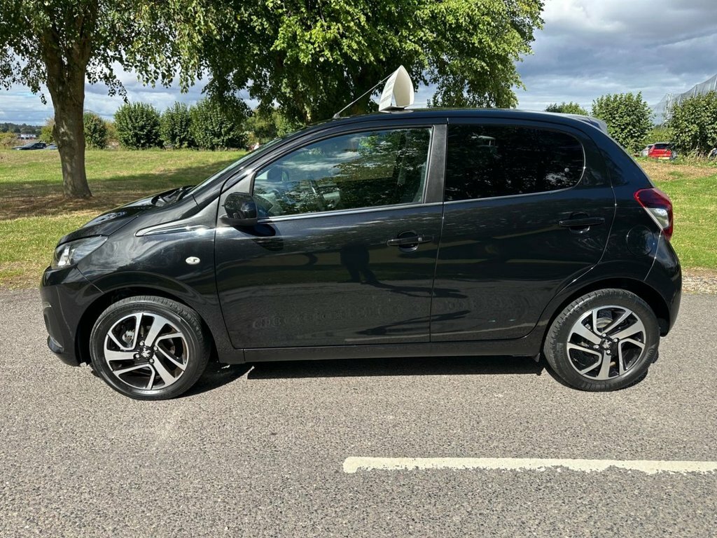Peugeot 108 Collection Red #11
