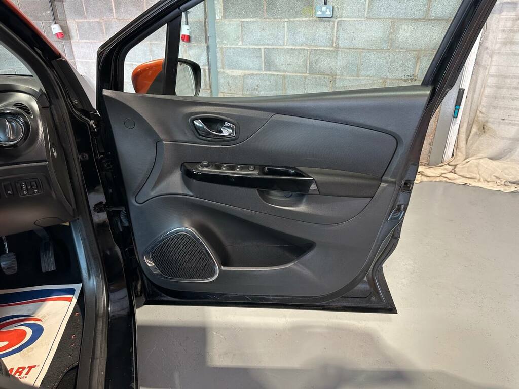 Renault Captur 0.9 Tce 90 Dynamique S Nav White #13