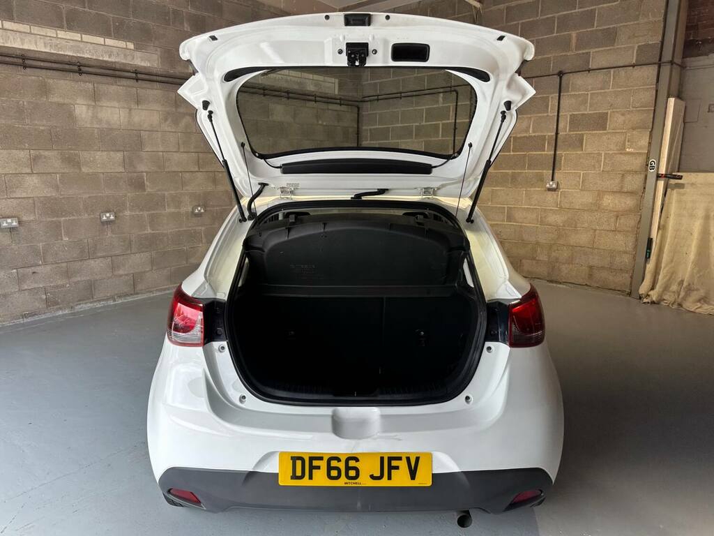 Mazda 2 1.5 115 Sport Nav White #39