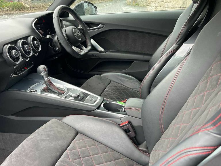 Audi TT Coup- Black Edition 40 Tfsi 197 Ps S Tronic Black #2