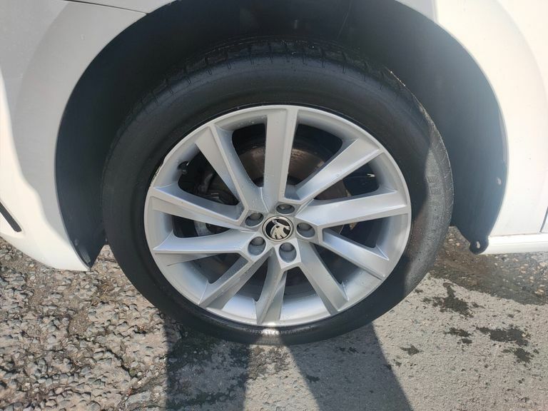 Skoda Scala 1.0 Tsi 110 Se L White #4
