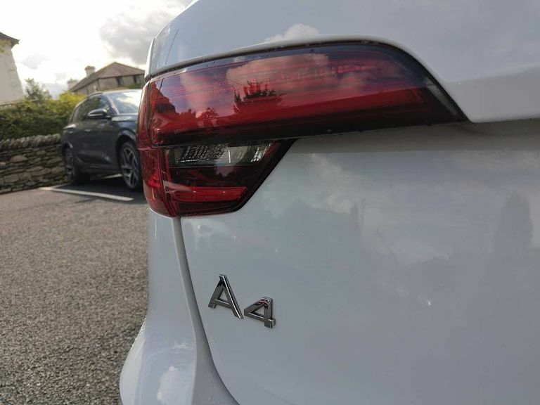 Audi A4 Avant 2.0L Avant Tdi Quattro S Line 188 Bhp Black #33
