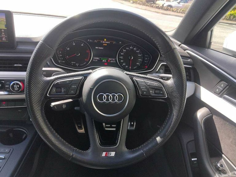 Audi A4 Avant 2.0L Avant Tdi Quattro S Line 188 Bhp Black #13