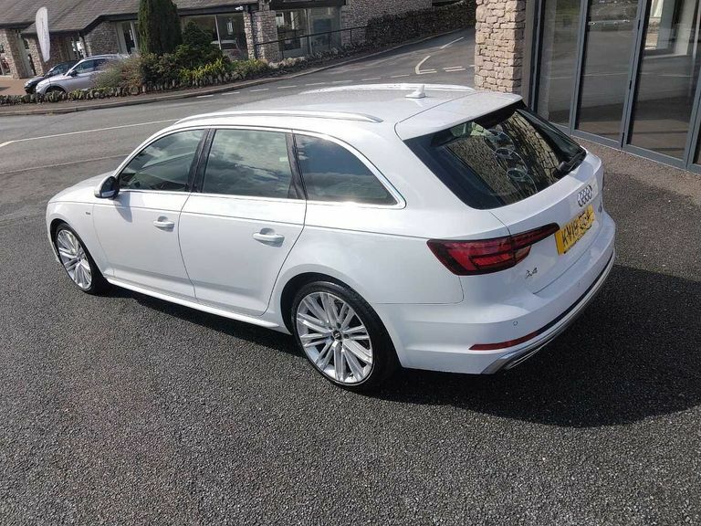 Audi A4 Avant 2.0L Avant Tdi Quattro S Line 188 Bhp Black #31