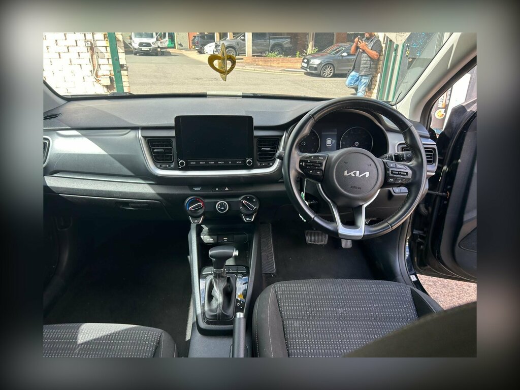 Kia Stonic 2 Yellow #8