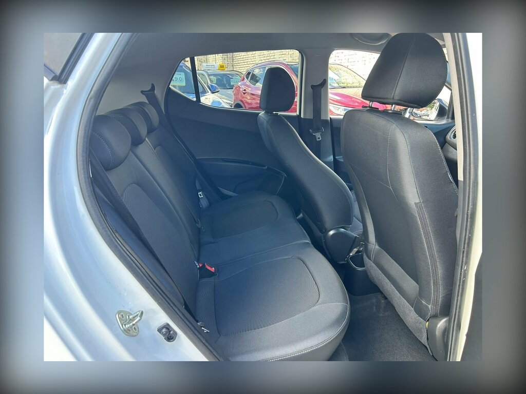 Hyundai I10 Hatchback White #11