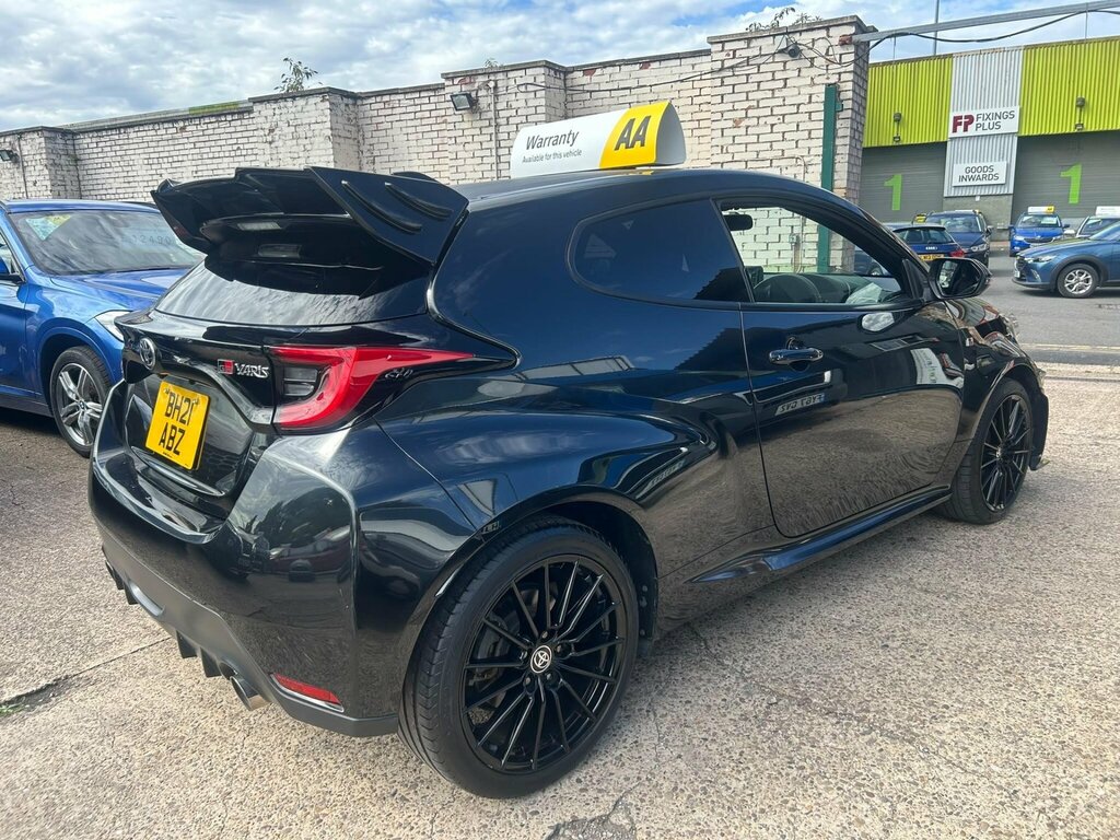 Toyota Yaris 1.5 Gr Rs 120Bhp Jdm Import Black #3