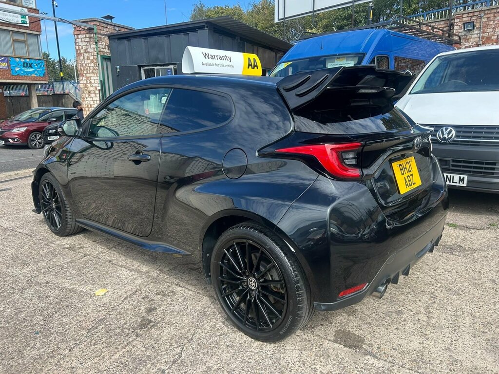 Toyota Yaris 1.5 Gr Rs 120Bhp Jdm Import Black #4