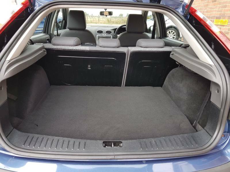 Ford Focus Hatchback 2.0 Ghia 200555 Blue #23