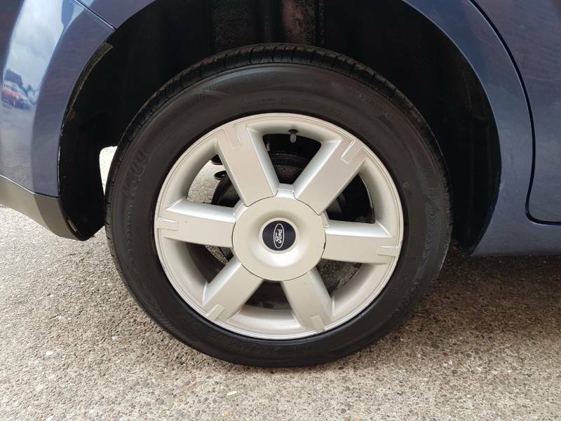 Ford Focus Hatchback 2.0 Ghia 200555 Blue #28