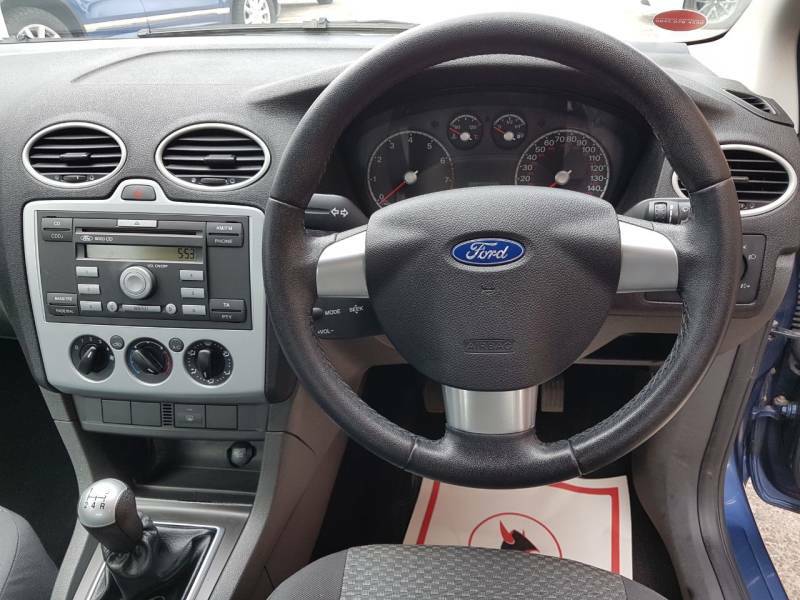 Ford Focus Hatchback 2.0 Ghia 200555 Blue #10