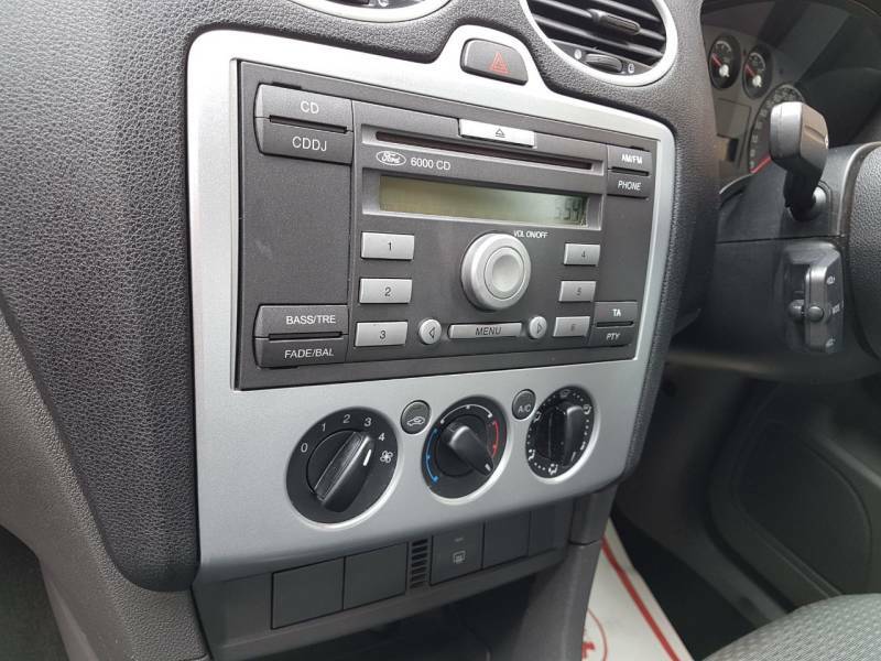Ford Focus Hatchback 2.0 Ghia 200555 Blue #15