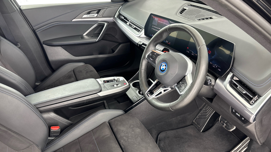 BMW iX1 30 66.5Kwh M Sport Xdrive 11Kw Charger Black #6