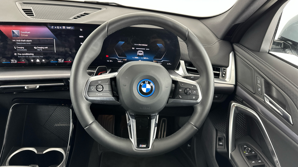 BMW iX2 30 66.5Kwh Shadow Edition Xdrive 11Kw Ch Grey #5