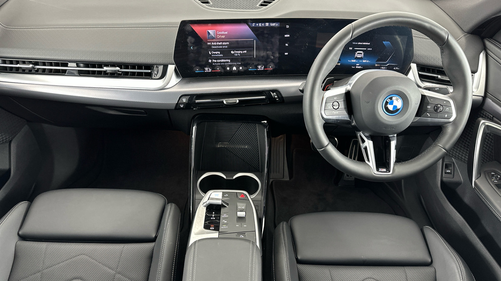 BMW iX2 30 66.5Kwh Shadow Edition Xdrive 11Kw Ch Grey #4